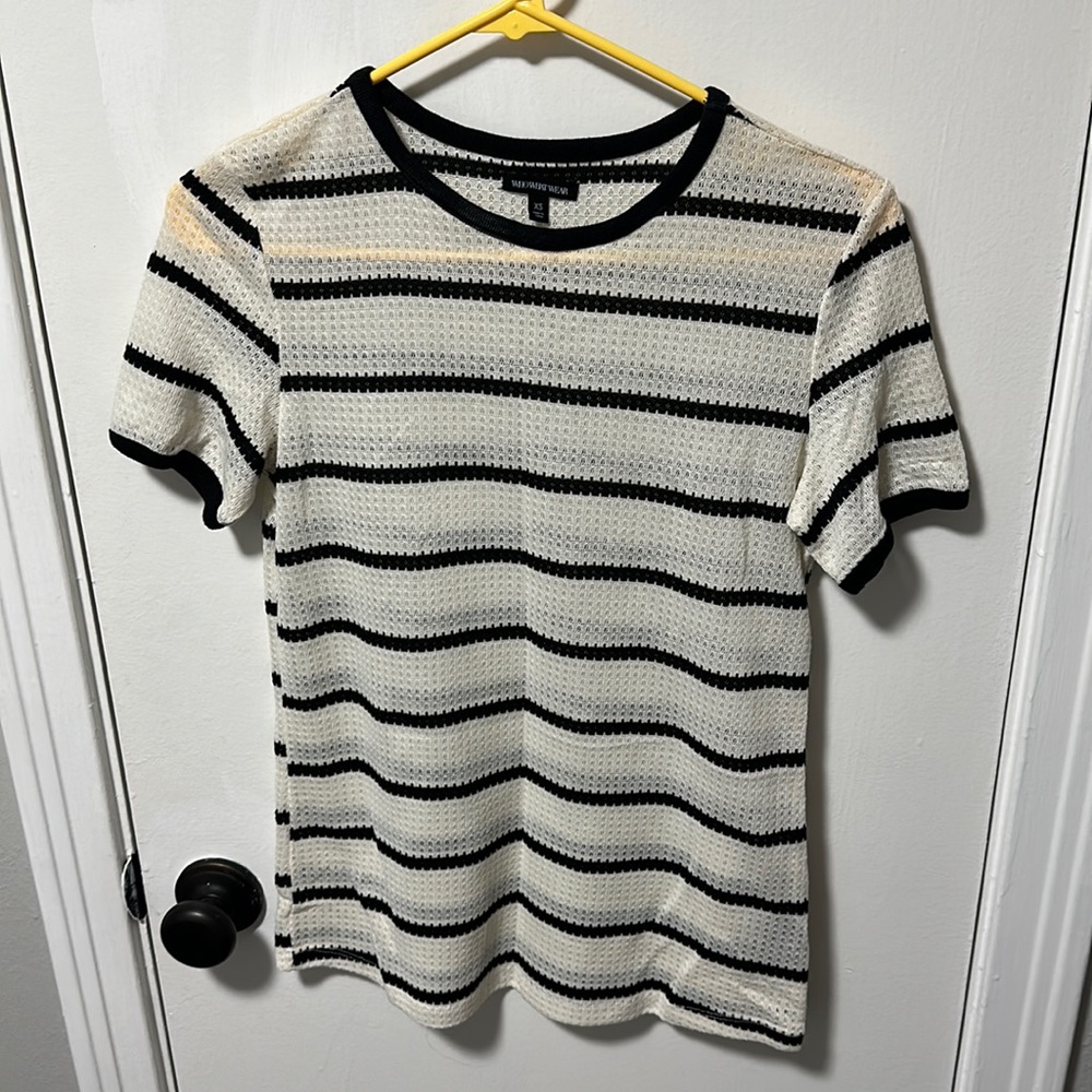 WHOWHATWEAR Women’s mesh black and white shirt Size XS